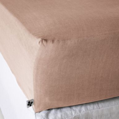 Drap housse blush lyocell uni Terre de Nuit vue ambiance 