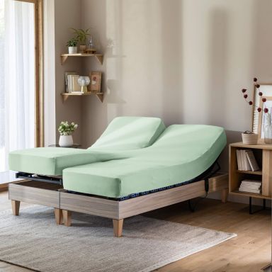 Drap housse vert jade TPR jersey extensible fond blanc