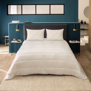 Pack couette tempérée microfibre anti-acariens et oreillers Bultex ambiance
