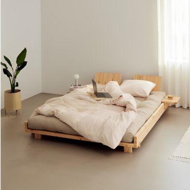 Lit SOCIAL BED en pin massif naturel avec dossiers et tables d'appoint 