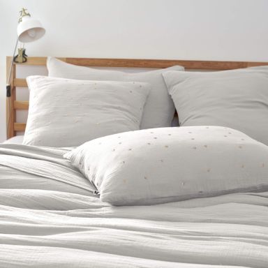 Taie d'oreiller à pois brodés double gaze de coton gris 60x60 cm