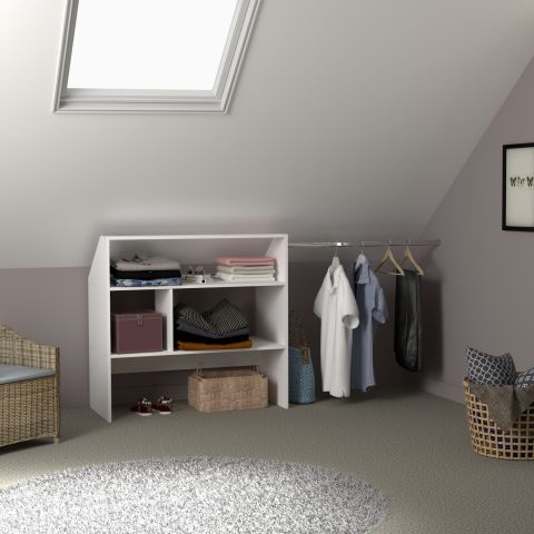 Dressing sous pente avec étagères et penderie blanc