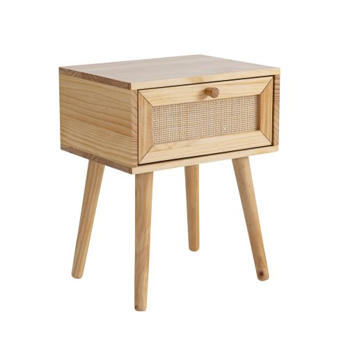 Meuble de chevet rétro en cannage naturel et bois sur fond blanc