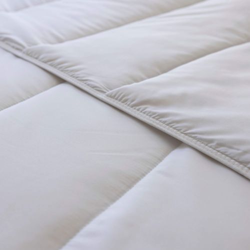 Couette été 200gr/m² anti-acariens 260x240 - SOMEO