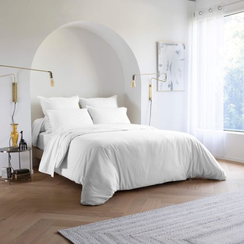 Parure de lit 2 personnes bleu ciel avec couette et oreillers bien gonflants
