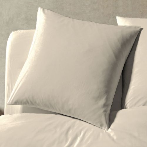 Zoom sur la taie de la parure de lit en bambou sable pour un maintien parfait
