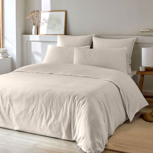 Chambre moderne avec parure bambou lavé et coton coloris sable pour une ambiance naturelle