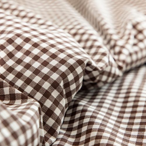 zoom motif mini vichy marron