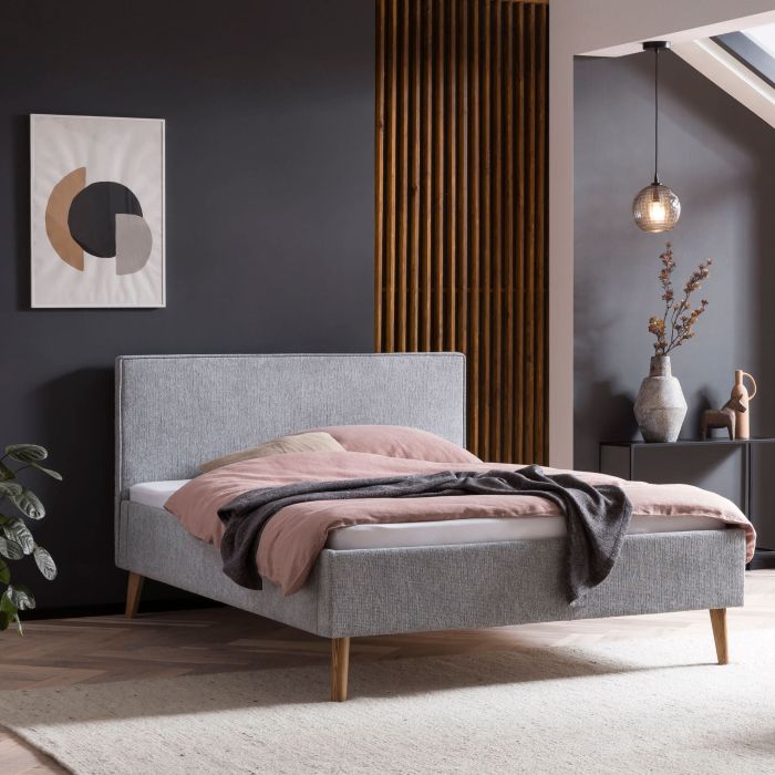 Lit revêtement tissu et pieds en bois massif gris ambiance
