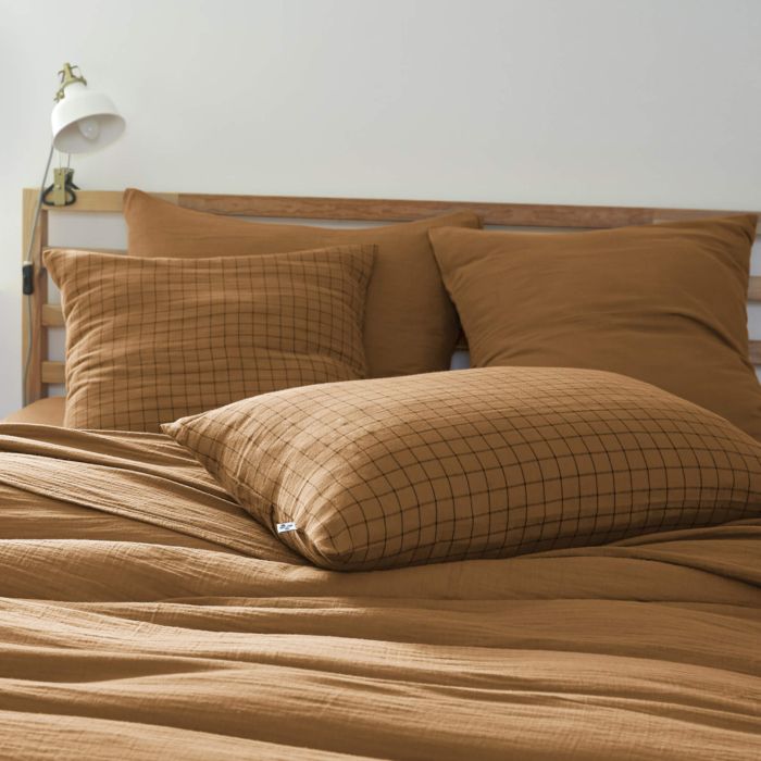 Taie d'oreiller à carreaux double gaze de coton marron