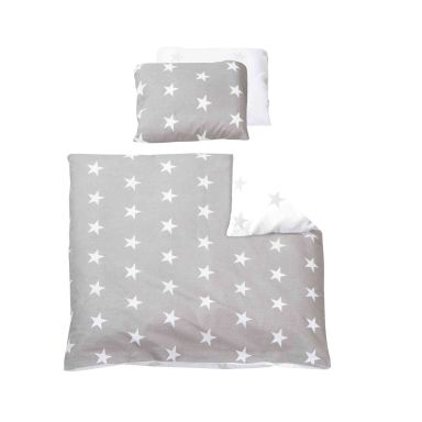 Parure de lit bébé Little Stars gris/blanc. 100% coton. Coloris blanc et gris. Imprimé petites étoiles. Réversible. Tendance et chic. Disponible en 80x80 et 100x135 cm. Housse de couette + 1 taie d'oreiller 40x60 cm.