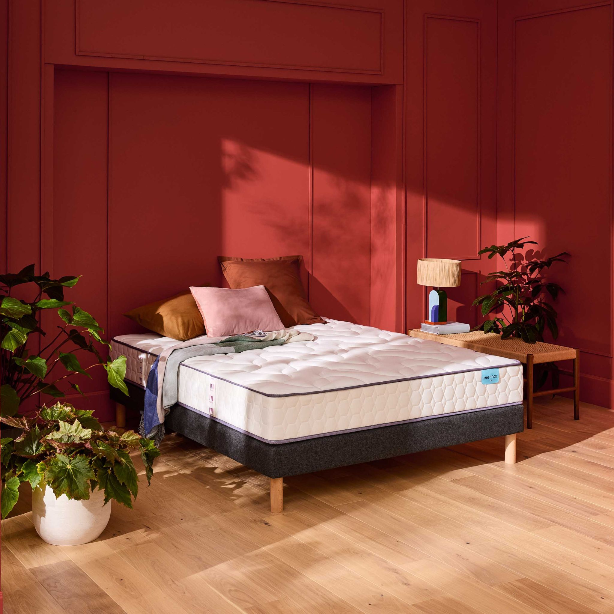 Ensemble Merinos matelas ressorts ensachés Cosy Lit, sommier Pencil ferme et pieds