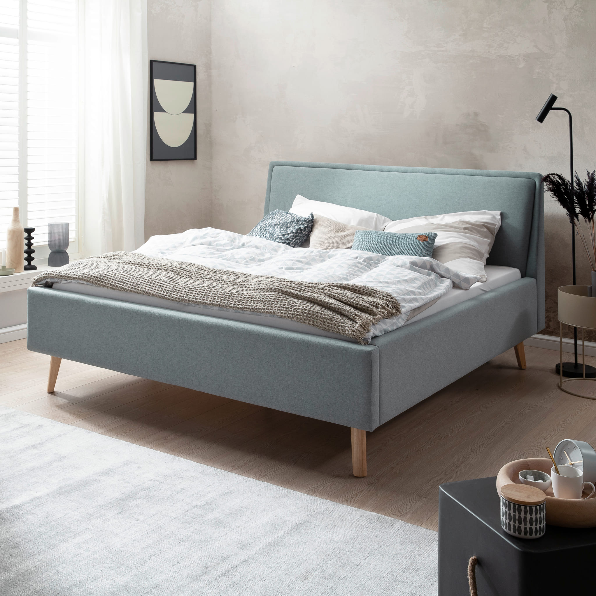 Lit rembourré en tissu bleu ciel avec tête de lit lisse 140x200 - LT8003