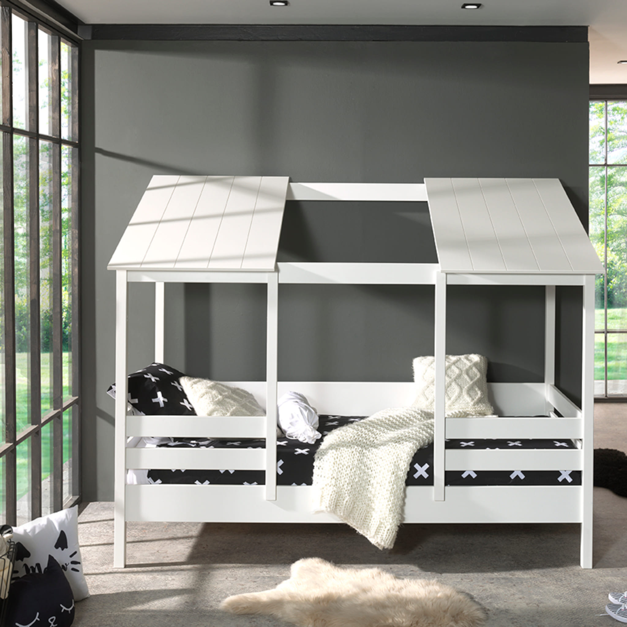 Lit cabane enfant avec toit en bois blanc