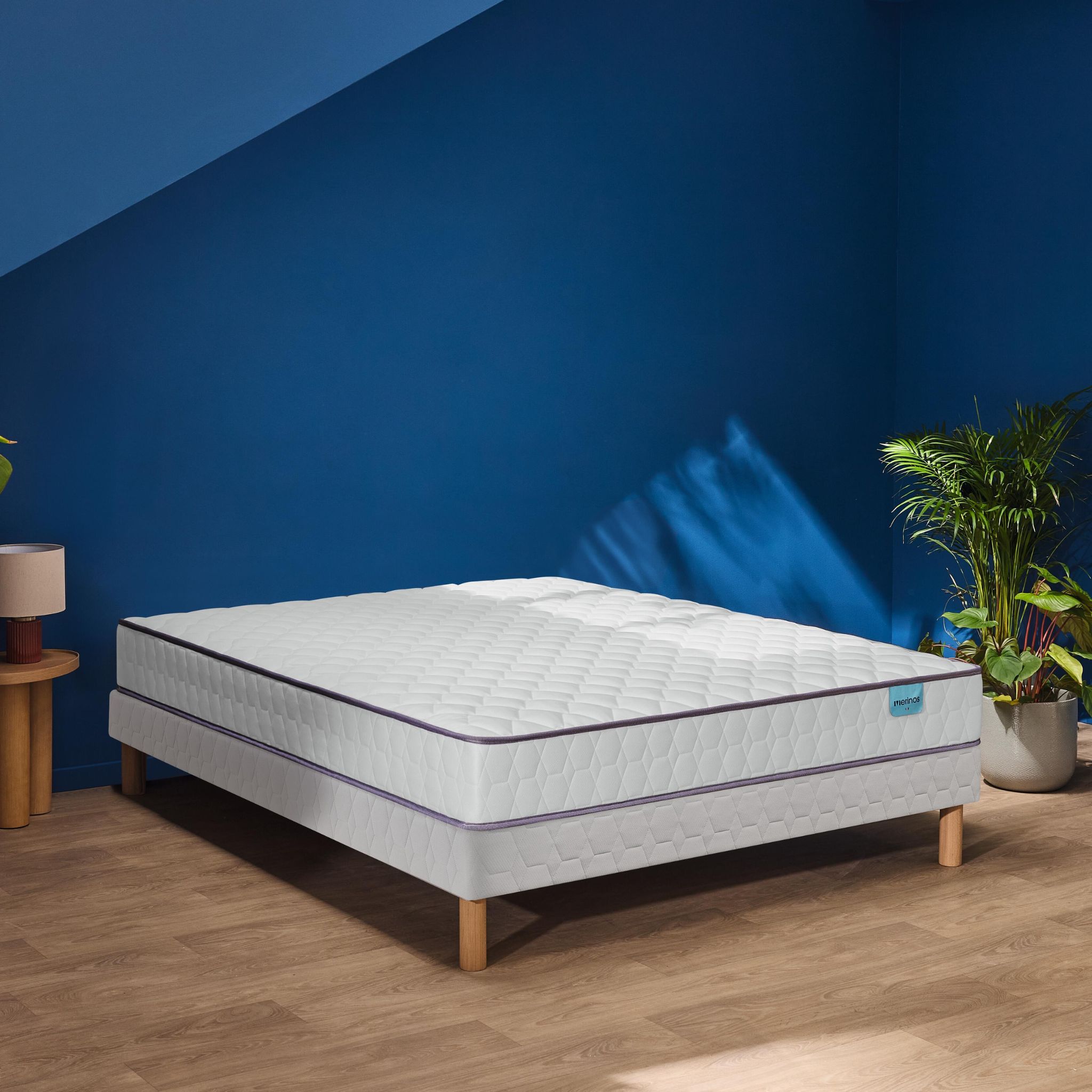 Ensemble Merinos matelas ressorts ensachés Well Bed, sommier Twist et pieds