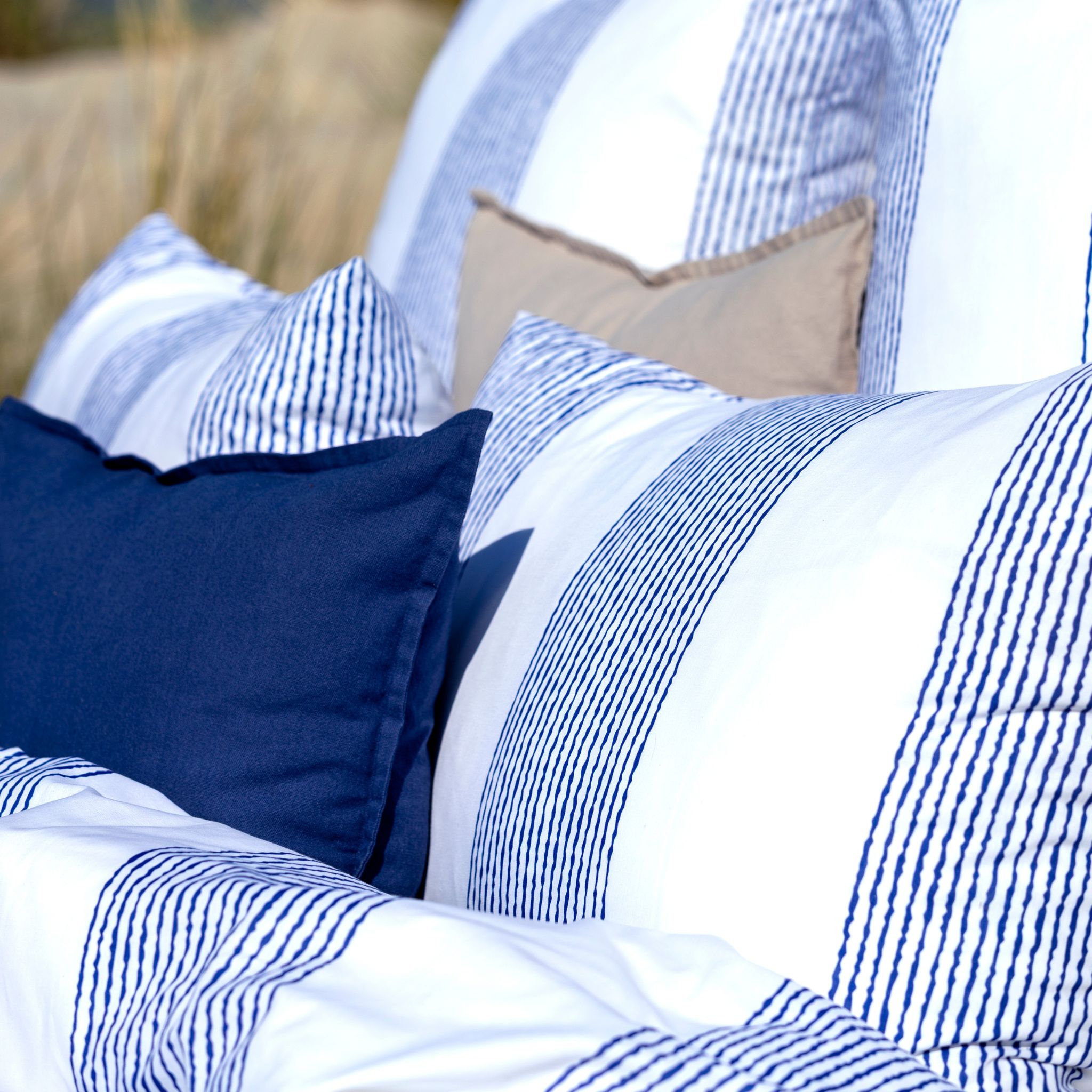 Parure de lit 240x220 satin rayures bleue Terre de Nuit Mareen