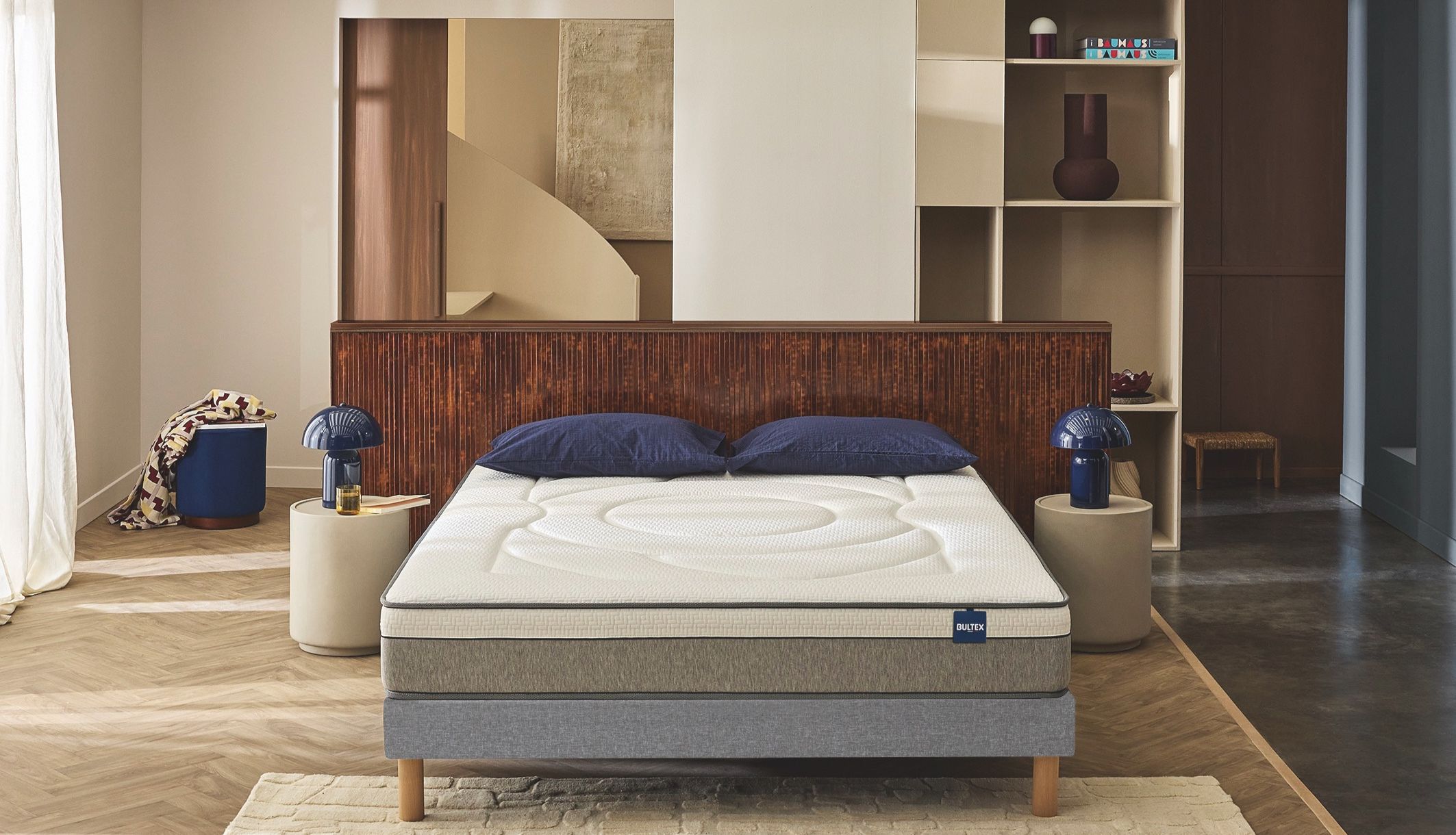 Matelas hybride Bultex dans une chambre moderne