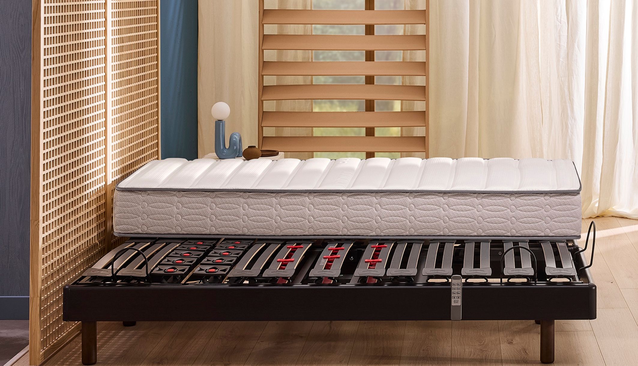 Matelas pour lit électrique en mousse confort équilibré Bultex I Relax sur sommier articulé.