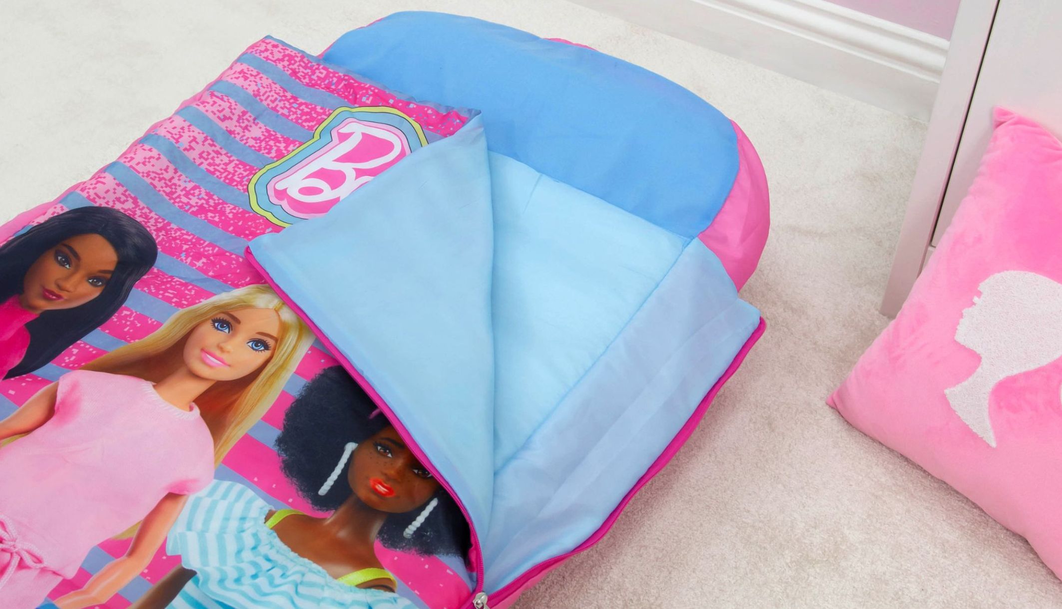 Détails de la housse du lit d&#039;appoint gonflable ReadyBed Barbie