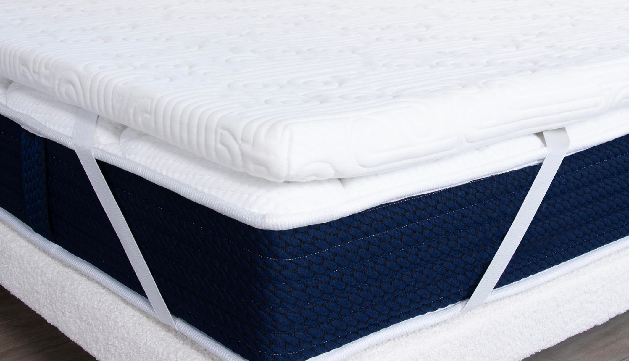 Zoom sur les finitions du surmatelas en latex