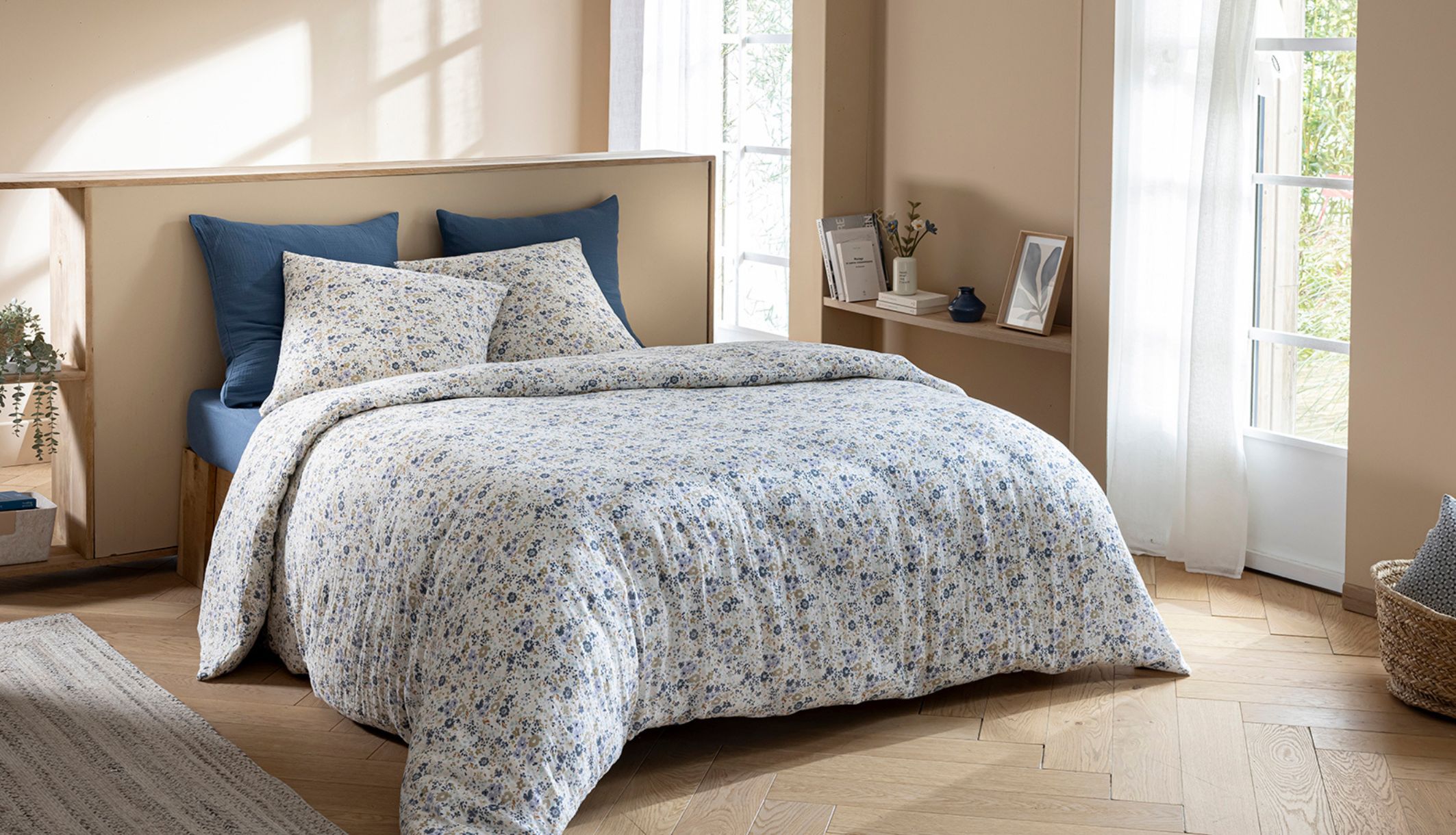 Housse de couette fleur avec motifs floraux délicats et finitions soignées