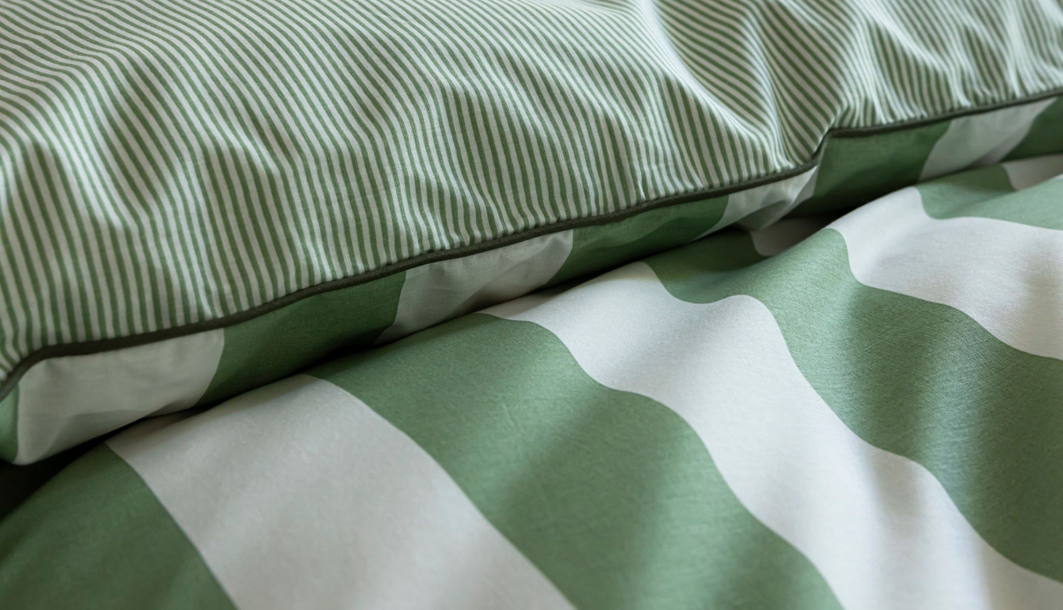 Ambiance de chambre cocooning avec la parure de lit nova