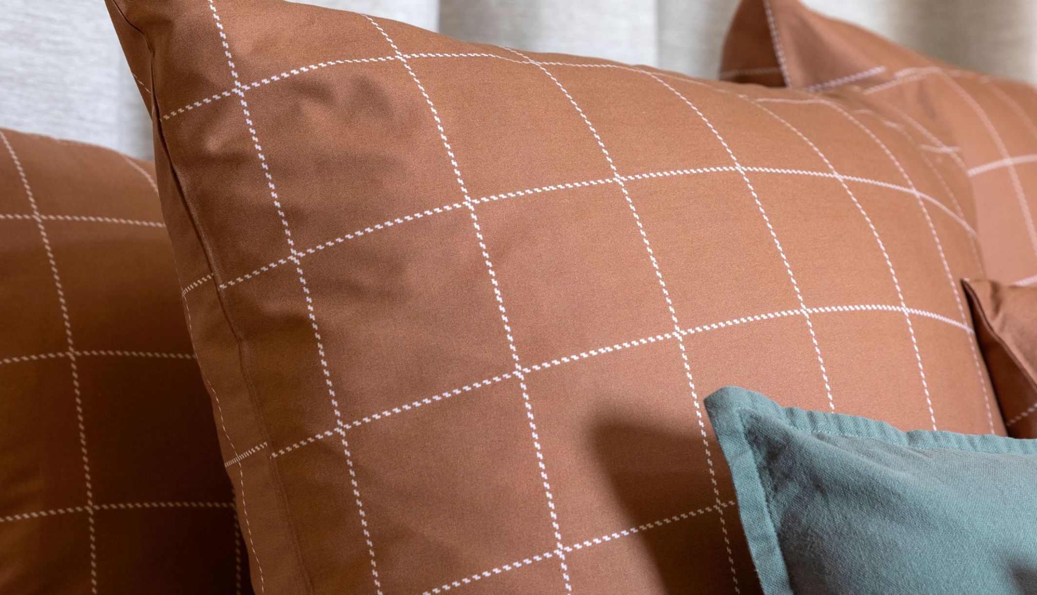 Ambiance de chambre cocooning avec la parure de lit Oslo couleur mocha