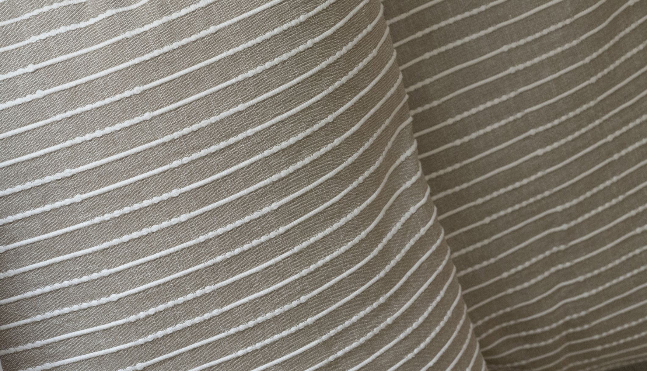 Taie d&#039;oreiller Dune coton 57 fils sur un lit 