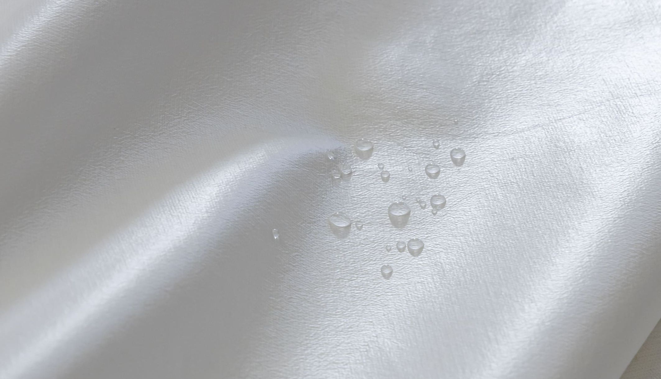 Zoom imperméabilité protège matelas molleton