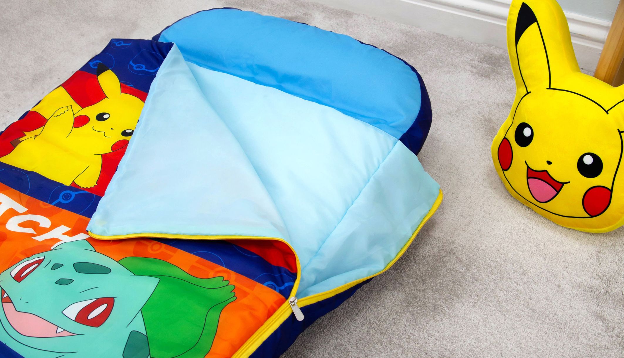 Zoom sur la housse amovible du ReadyBed Pokémon