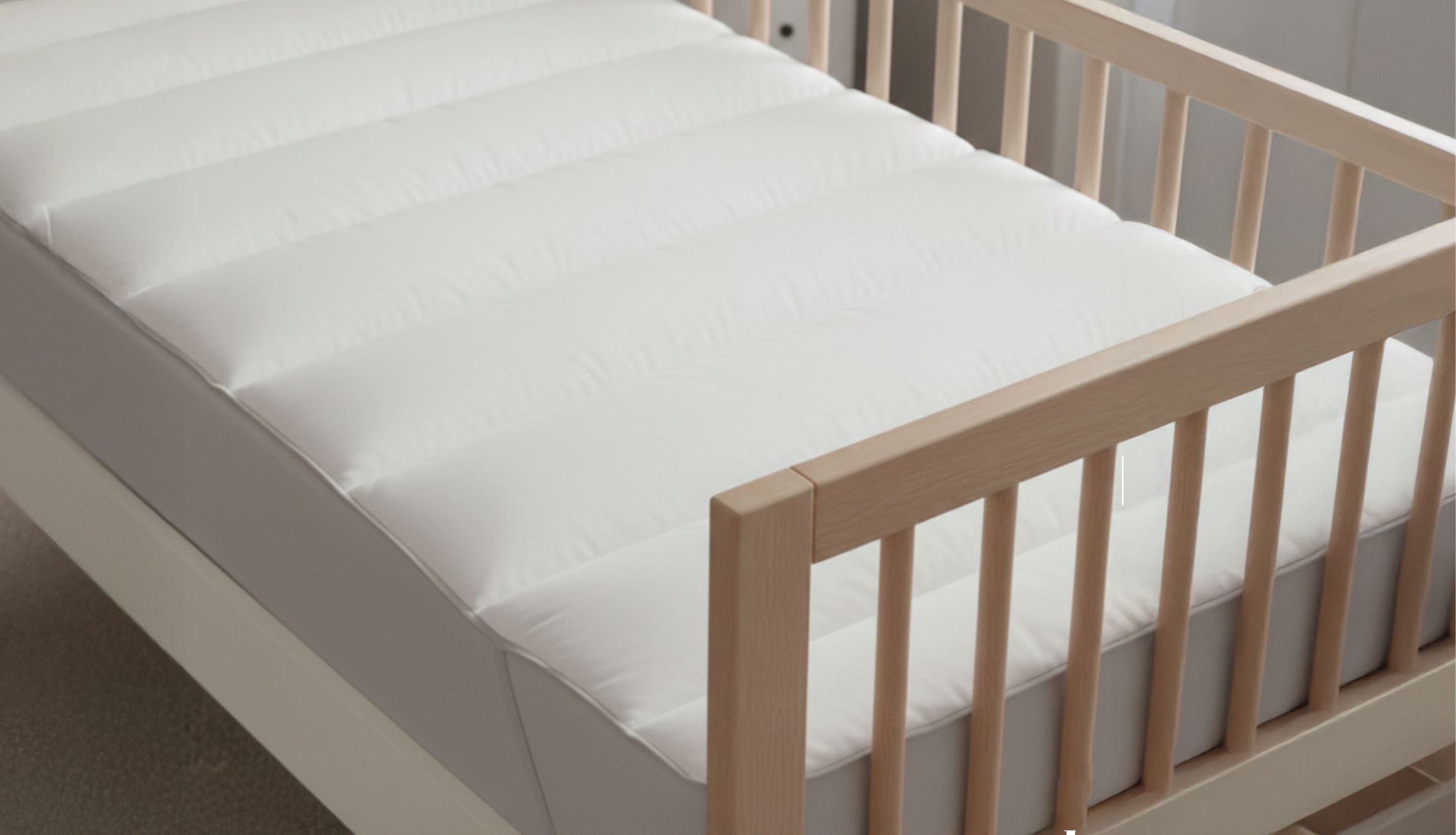 Surmatelas bébé moelleux anti-acariens pour des nuits réparatrices