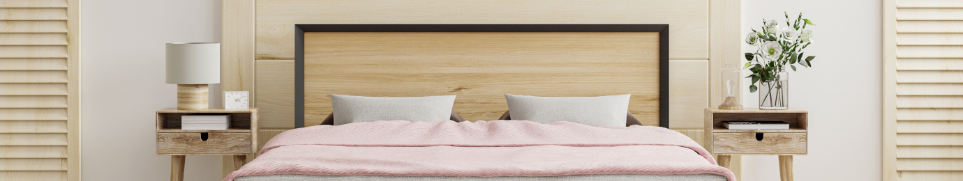 Chambre lumineuse tête de lit en bois