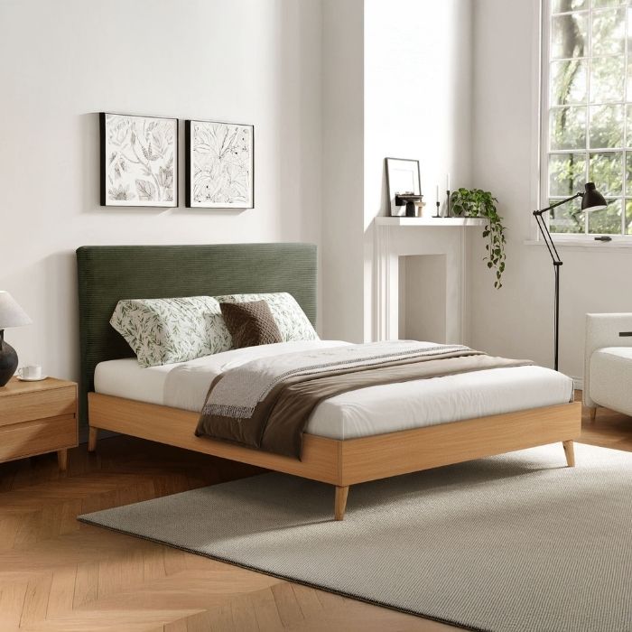 Chambre confortable avec lit et matelas