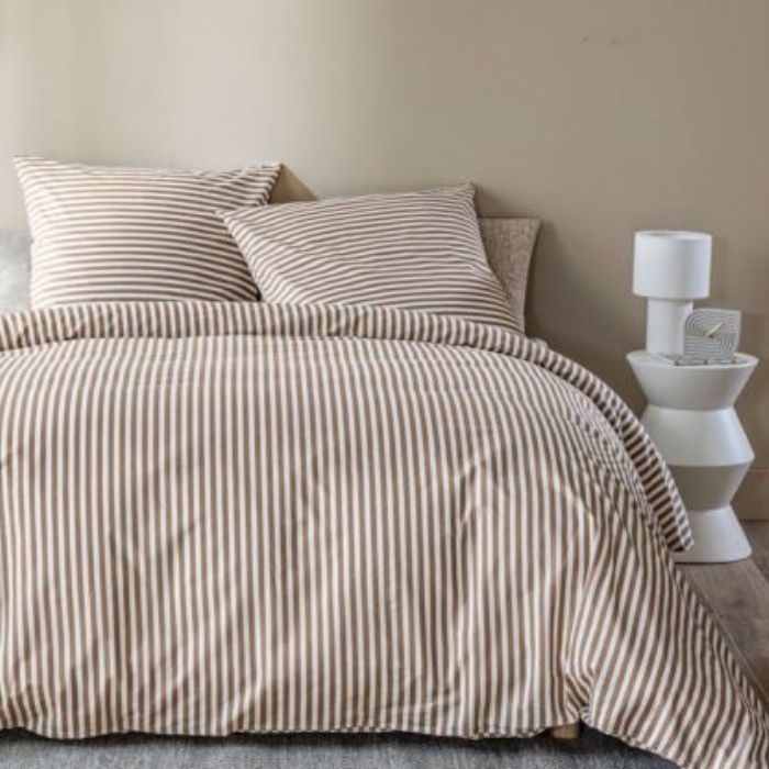 parure de lit chaleureuse à rayures