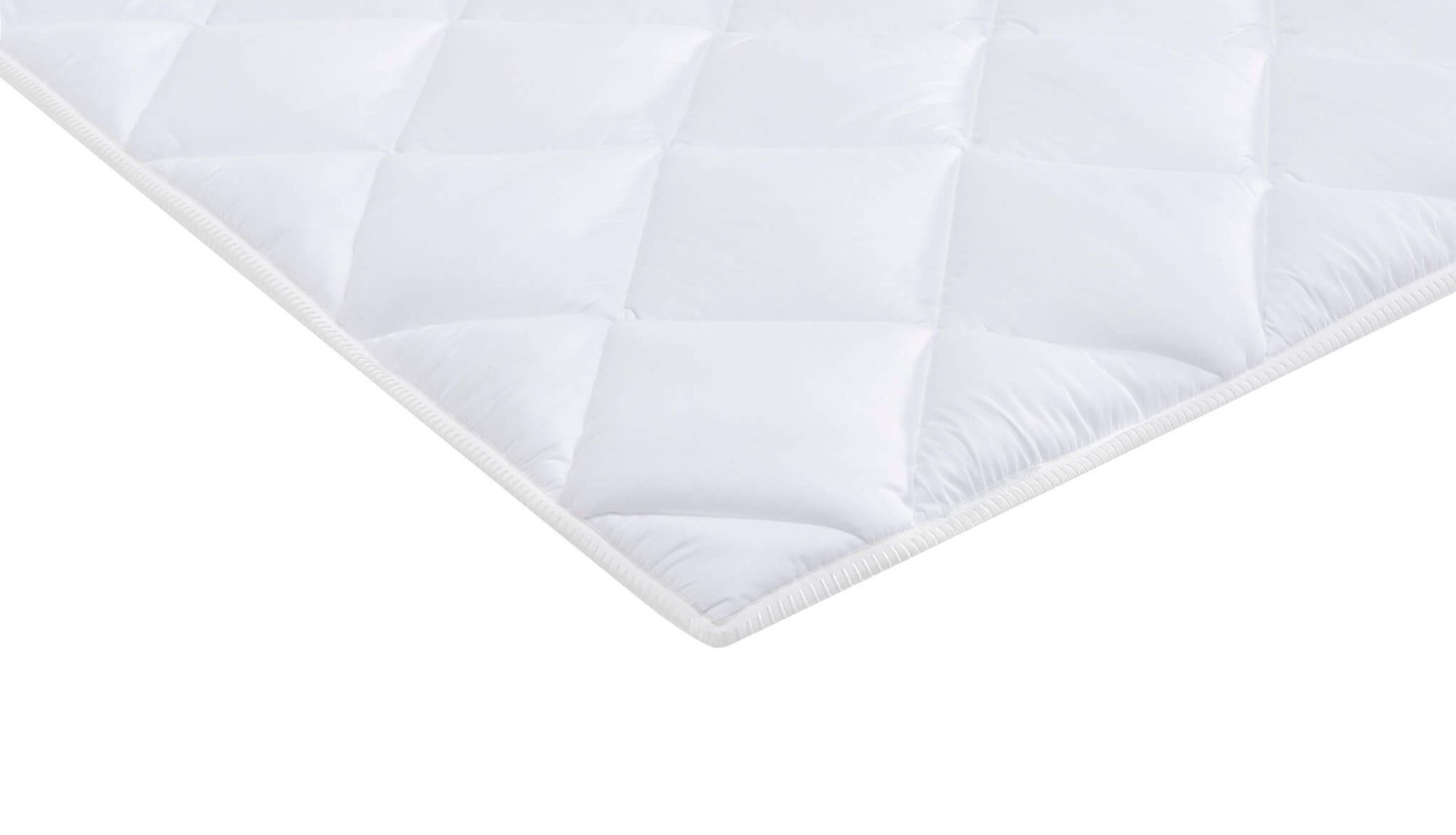 Surmatelas en ouate gonflante sur fond blanc